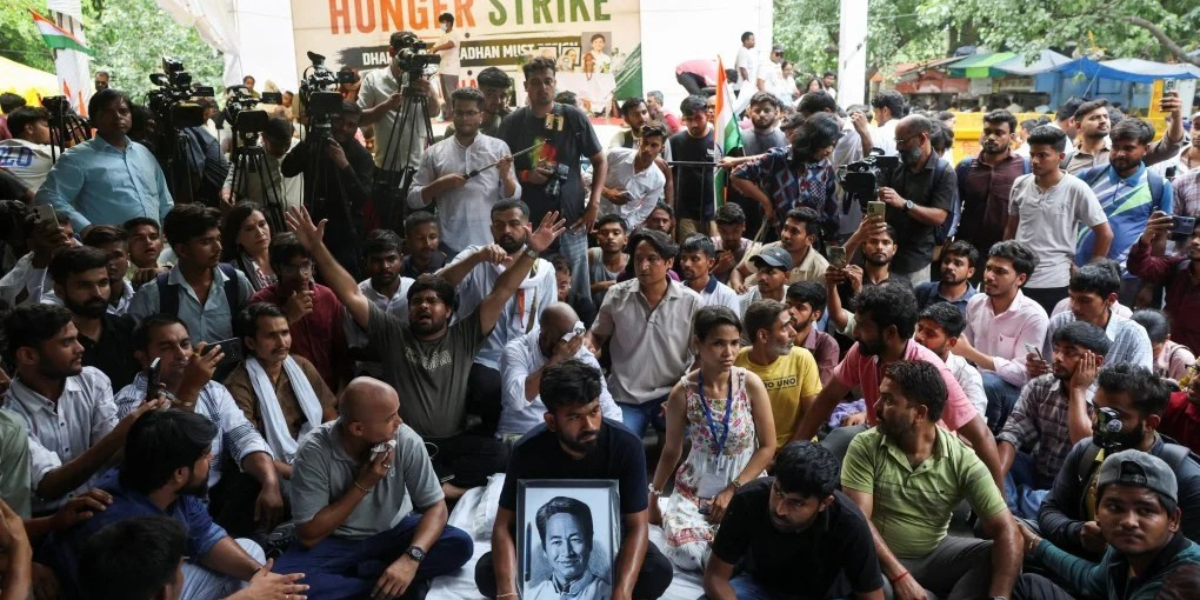 Sonam Wangchuk Hunger Strike Ends After 26 Days as India Protests Widen 1 Sonam Wangchuk hunger strike protest site with supporters