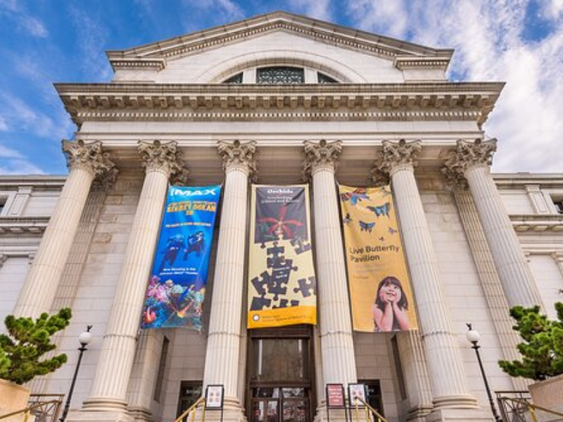 Trump Smithsonian Order Directs Warning Signs Over ‘Inaccurate’ History