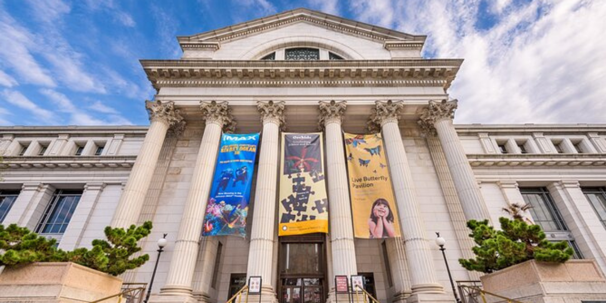 Trump Smithsonian Order Directs Warning Signs Over 'Inaccurate' History 1 Trump Smithsonian order museum building