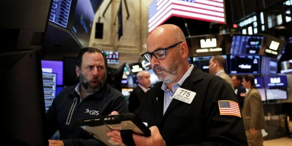 Global Stock Markets Today: July 3 Rally Boosts Nikkei, Kospi & Dow Jones 1 Global Stock Markets Today traders monitor Dow Jones Nikkei and global market rally at the New York Stock Exchange